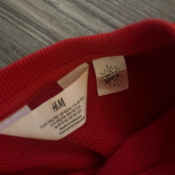 H&M Red Grinch Graphic Sweatshirt size 12/14 - Picture 3 of 4